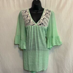 F-129 J&M Clothing Green & White Lace Detail 1/2‎ length Bell Sleeve Blouse
